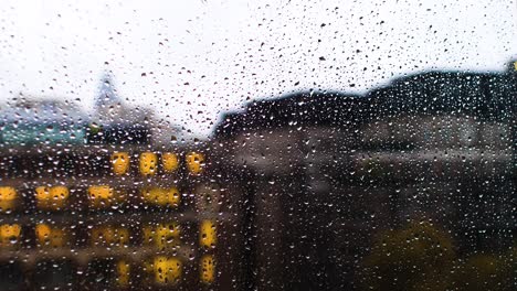 Gotas-De-Lluvia-Cayendo-Sobre-La-Ventana