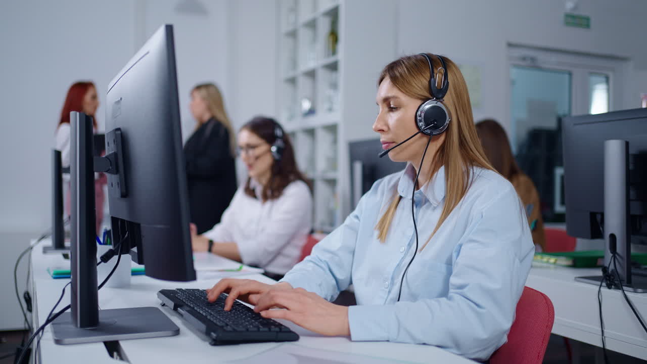 equipo de servicio al cliente en acción