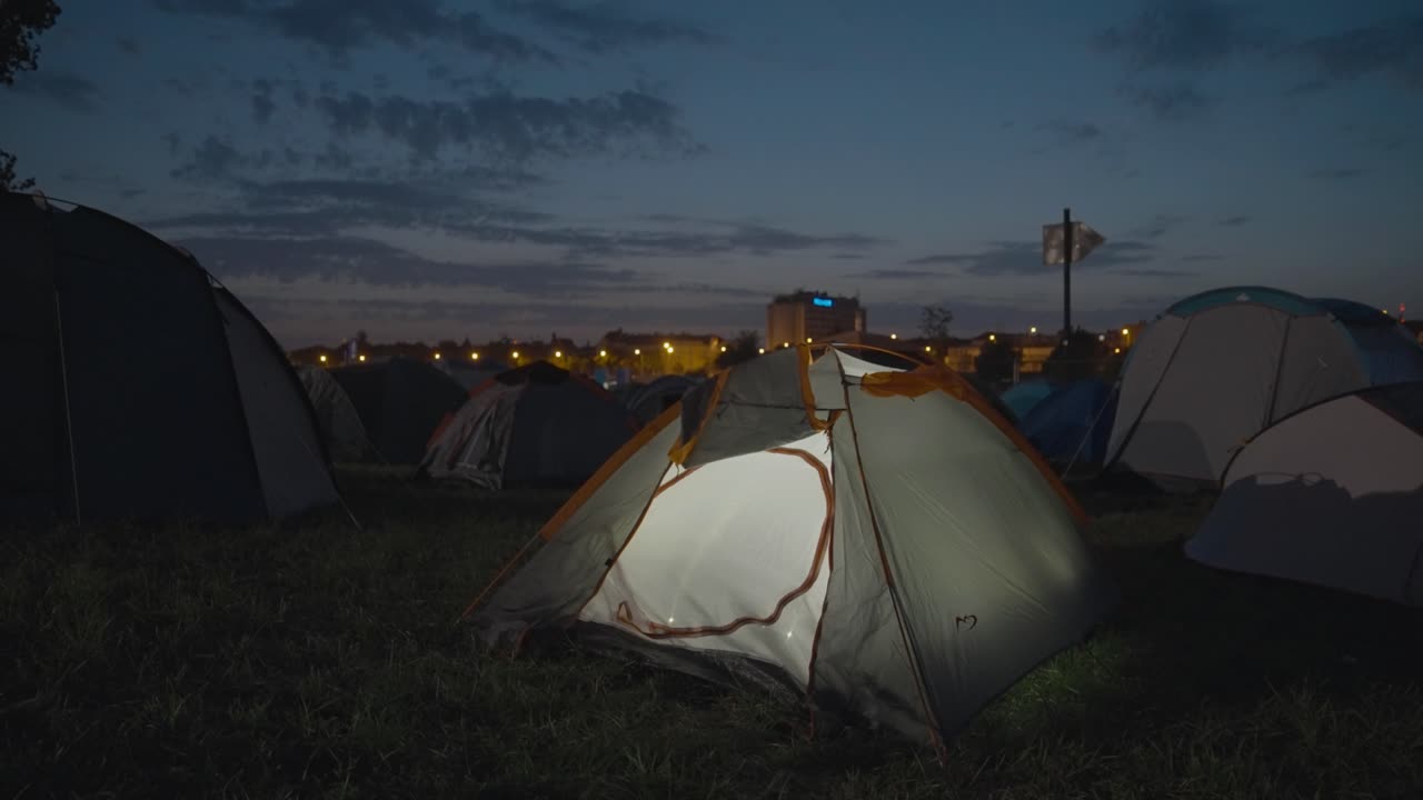 szin 축제, szeged, 헝가리에서 야영하는 사람들의 천막