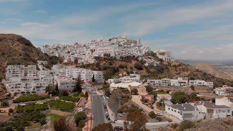 El-Pueblo-Blanco-De-Mojácar-Durante-El-Día