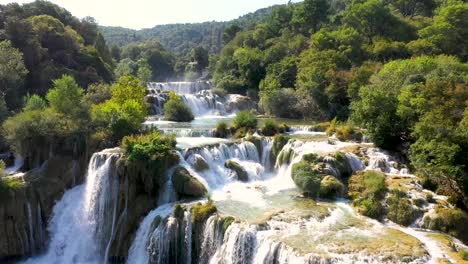 Cascadas-Krka,-Parque-Nacional,-Croacia.-Hermosa-Corriente