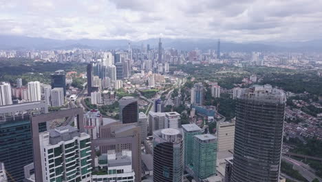 Imágenes-De-Drones-4k-Vista-Del-Horizonte-De-Kuala-Lumpur-Desde-El-Sur-De-Bangsar