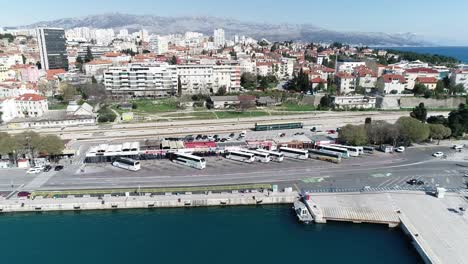 Hermosas-Imágenes-De-Drones.-Estación-De-Autobuses.-Zumbido