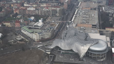 Edificio-De-Mico-En-La-Ciudad-De-Milán,-Vista-Aérea