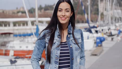 Fun-attractive-woman-smiling-at-the-camera