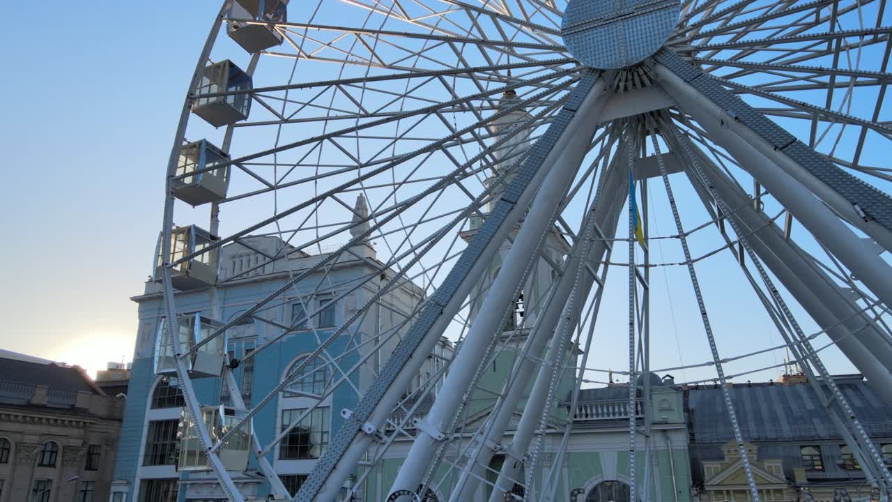 우크라이나 키예프 에서 해가 뜨는 아침 에 페리스  의 공중 사진