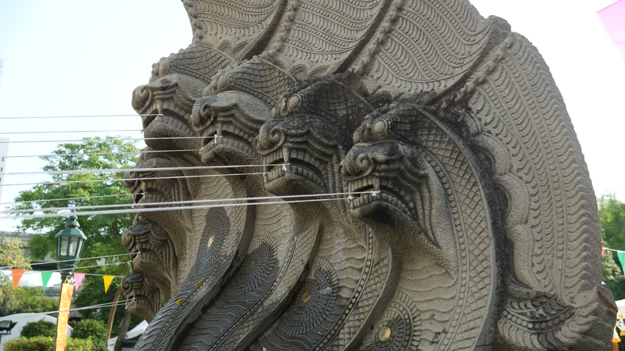 전통적인 태국 새해를 축하합니다.