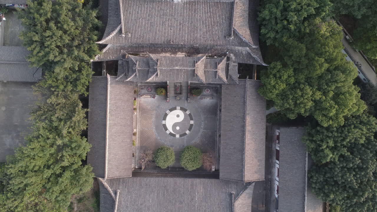 도교 사원의 태극권 패턴