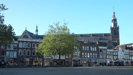 Iglesia-De-San-Juan-Durante-El-Día-En-Gouda,-Países-Bajos---Amplia