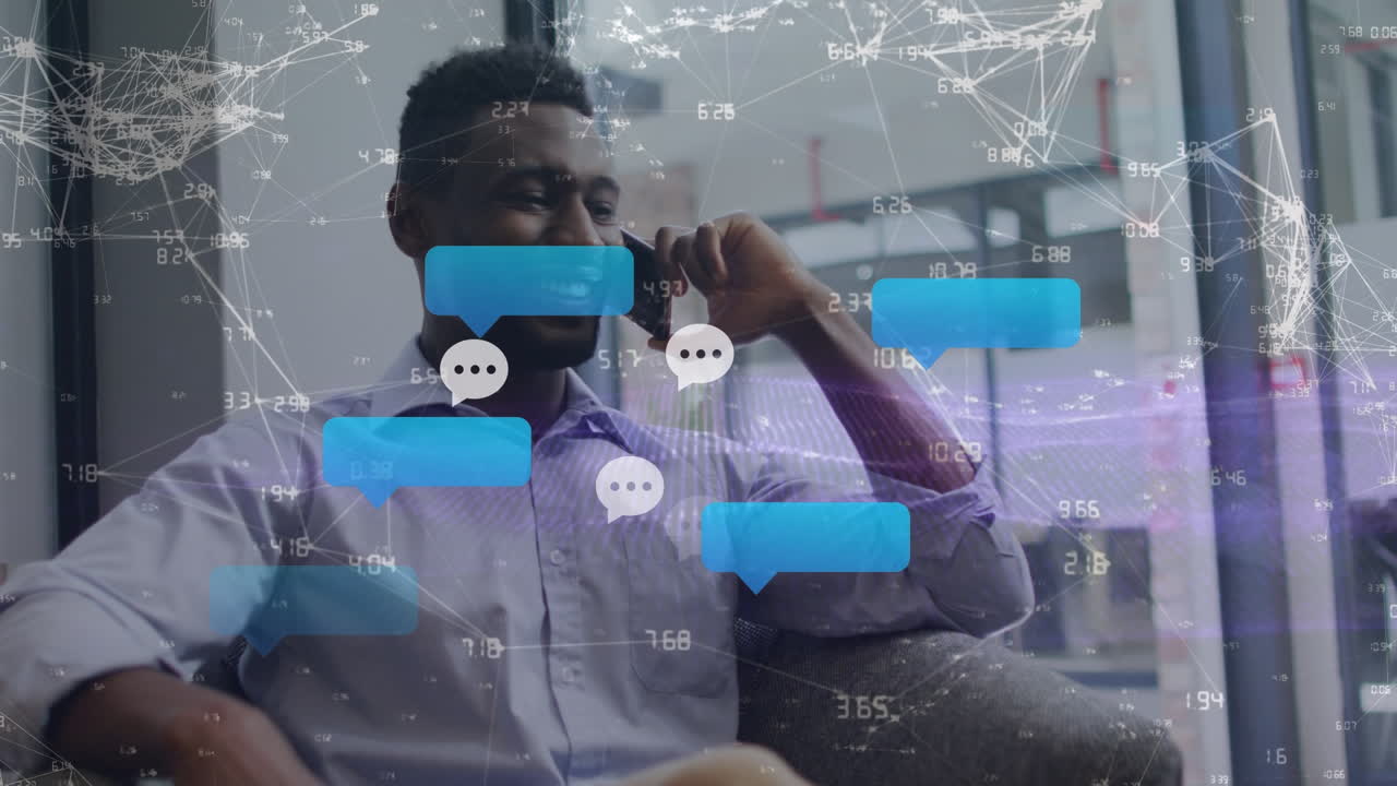 Animazione di reazioni e connessioni sui social media su un uomo afroamericano felice che usa lo smartphone