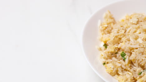 chinese egg fried rice with vegetables