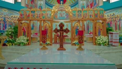 Peaceful-Ukrainian-Catholic-Church-in-Chicago,-Illinois,-USA