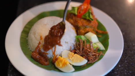 ready rice plate for eating with garnishing