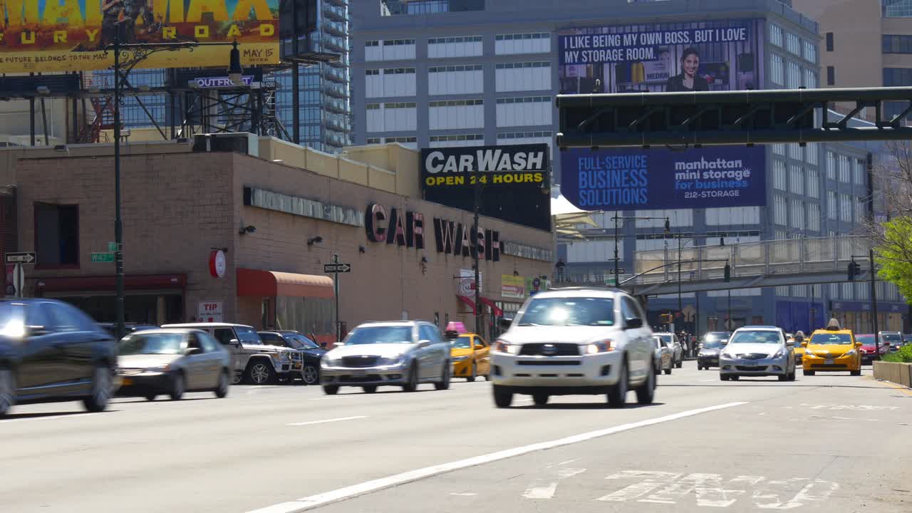 뉴욕시의 여름날 12 애비뉴 트래픽 뷰 4k