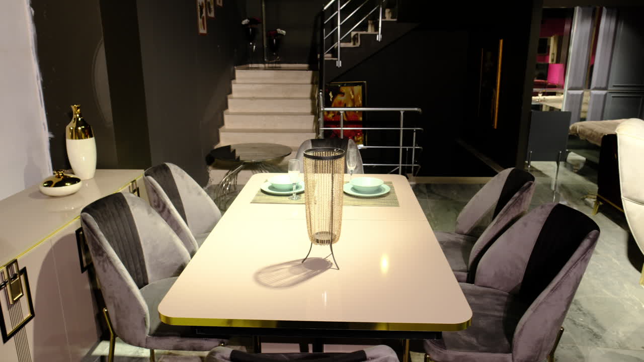 Elegant Dining Room Set: A Touch of Luxury