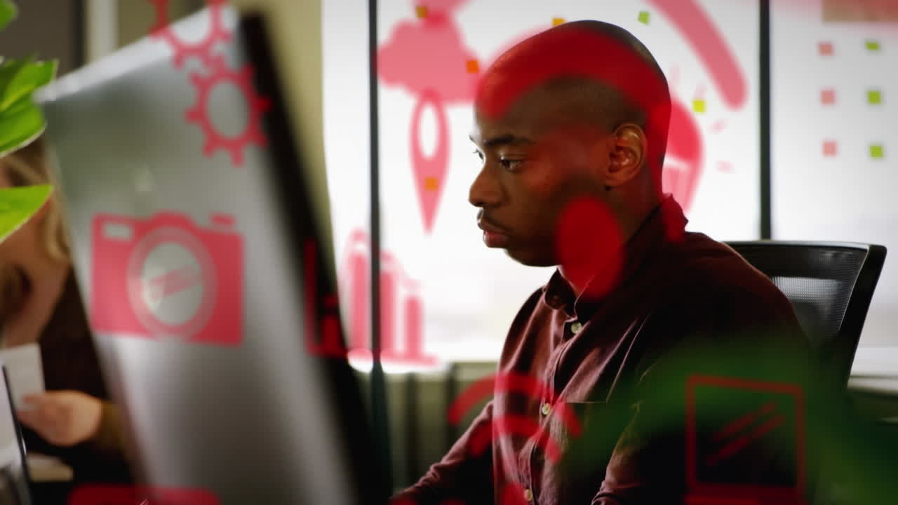 노트북 컴퓨터를 사용하는 사업가 위에 디지털 아이콘의 네트워크의 애니메이션