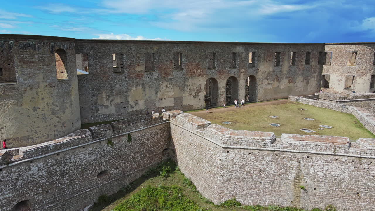 destino turístico - antiguo castillo de borgholm, borgholm, öland, suecia - antena