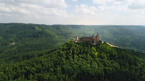 Castillo-De-Hohenzollern,-Alemania.-Vuelos-Aéreos-Con-Drones-FPV.