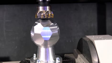 máquina de fresado cnc para el trabajo de metales.