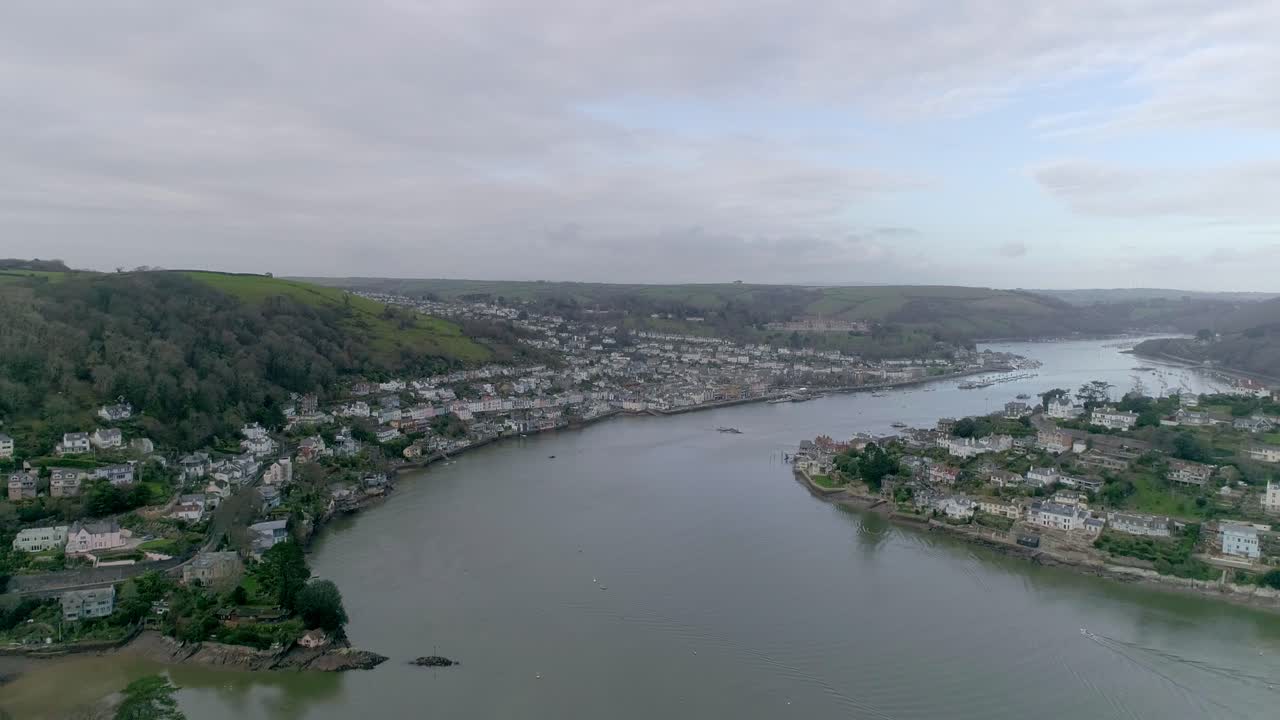 영국 다트머스 마을의 공중 전망