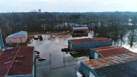 Hurrikan-Schäden-Sturm-überschwemmte-Gebäude-Taifun-Verwüstung-Filmische-Drohne