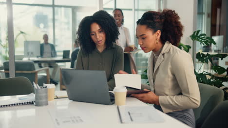 businesswomen in a meeting
