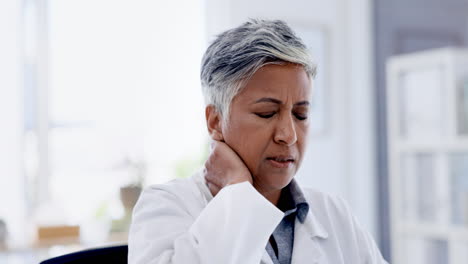 Senior-woman,-doctor-and-neck-pain-on-laptop