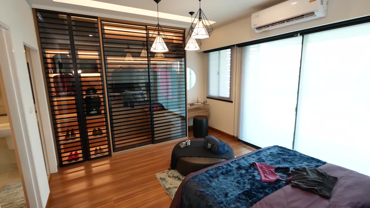 Idea di decorazione calda e di tendenza per la camera da letto padronale
