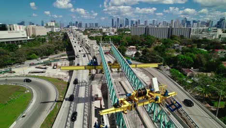 revelando la maquinaria que construye puentes