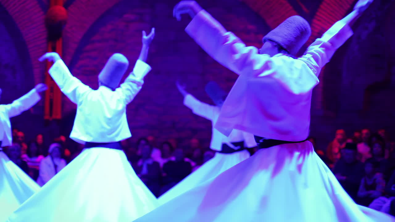 bailarines derviches sufis