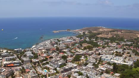 Luftaufnahmen-Von-Resorts-Und-Stränden-Von-Paphos,-Zypern