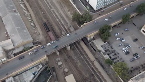 Shaheed-E-Millat-Road-Karachi-Ist-Eine-Der-Hauptstraßen-In-Karatschi-Voller-Gebäude