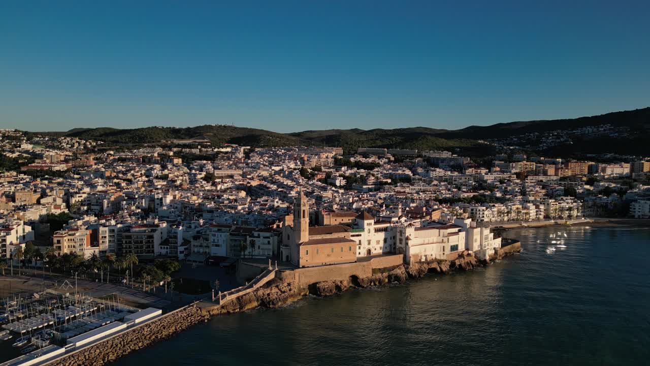 vuelo de avión no tripulado alrededor de la iglesia de san bartolomé y santa tecla