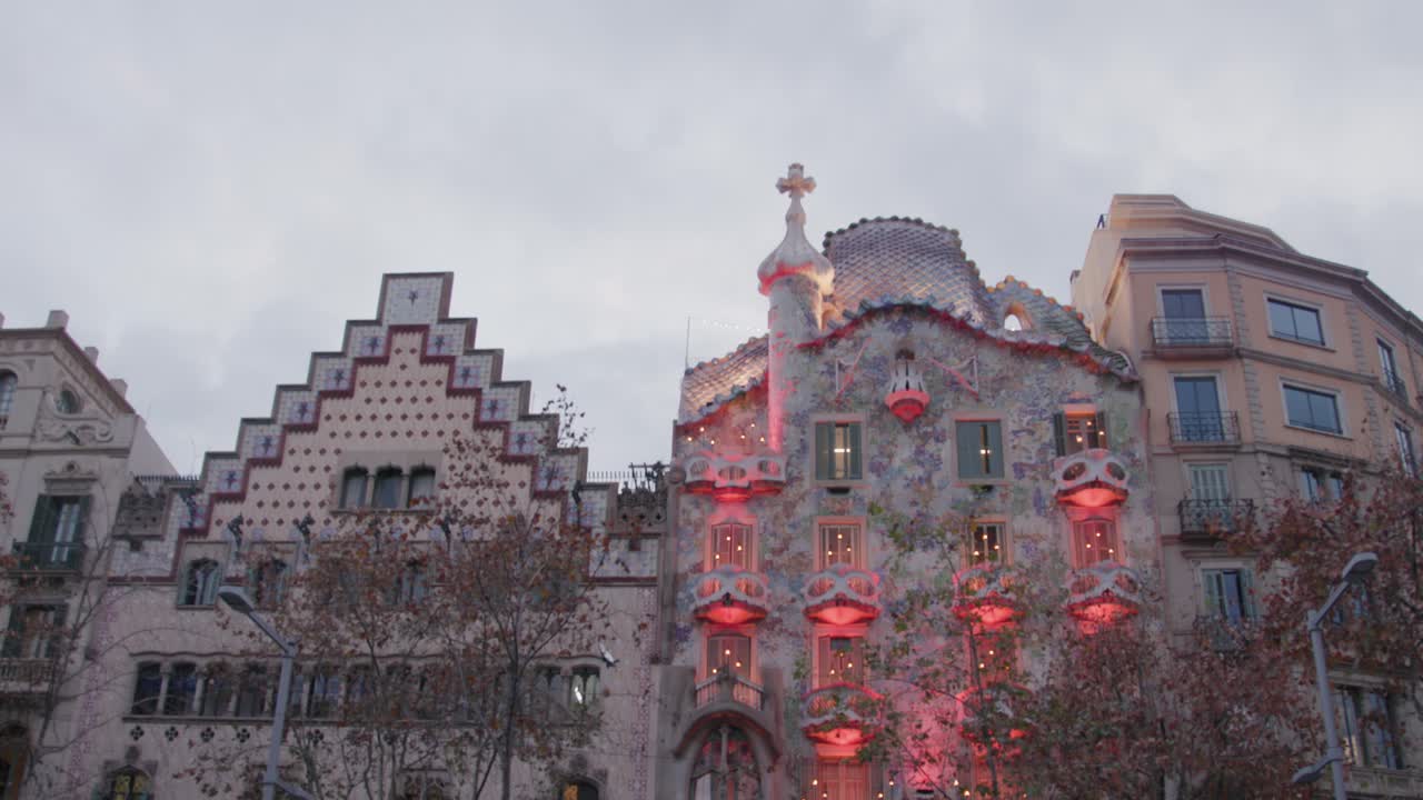 유명한 건축가 안토니 가우디가 바르셀로나에서 지은 casa batlló, 파세오 데 그라시아 (paseo de gracia)