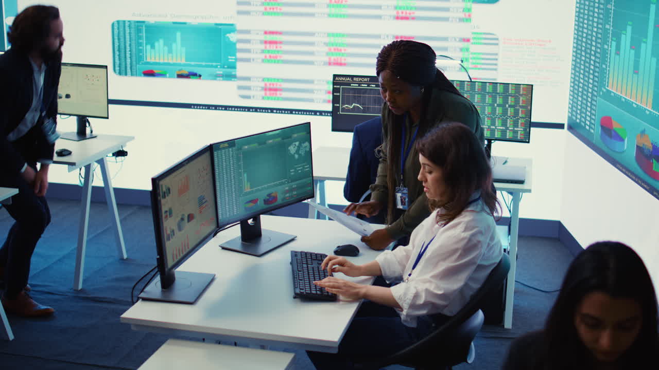 socios comerciales que comparan los indicadores clave de rendimiento dentro de la empresa