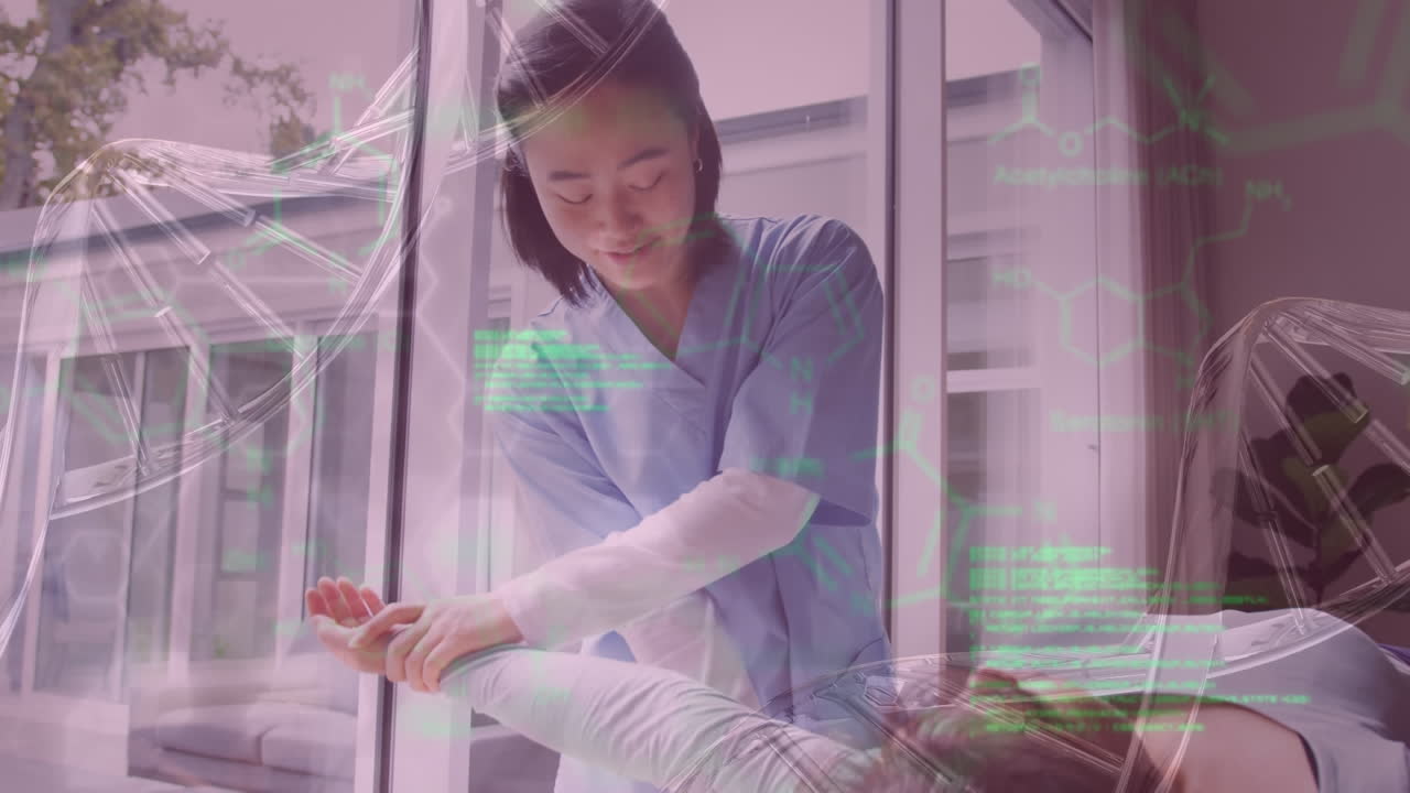 아시아 여성 물리치료사와 여성 환자에 대한 데이터 처리 애니메이션