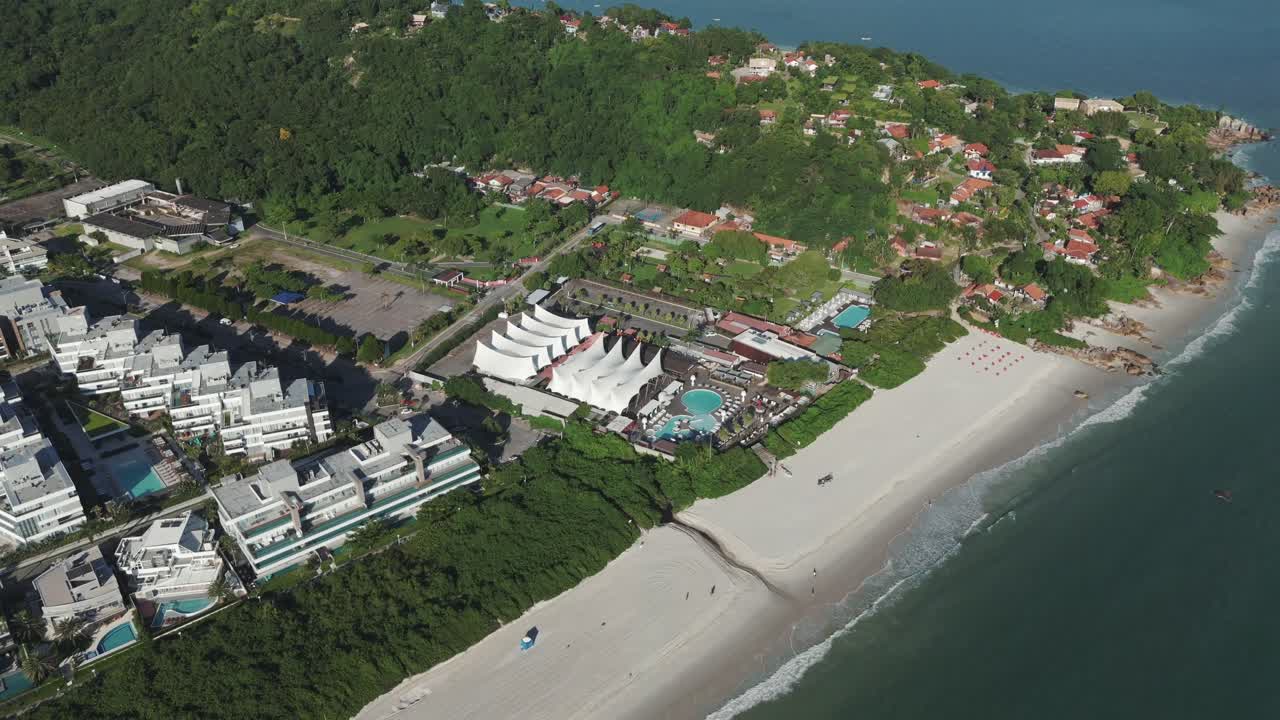 브라질에서 가장 큰 나이트클럽 중 하나인 jurare internacional의 p12