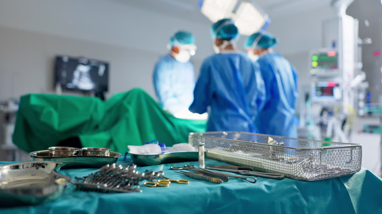 médicos con herramientas, cirugía