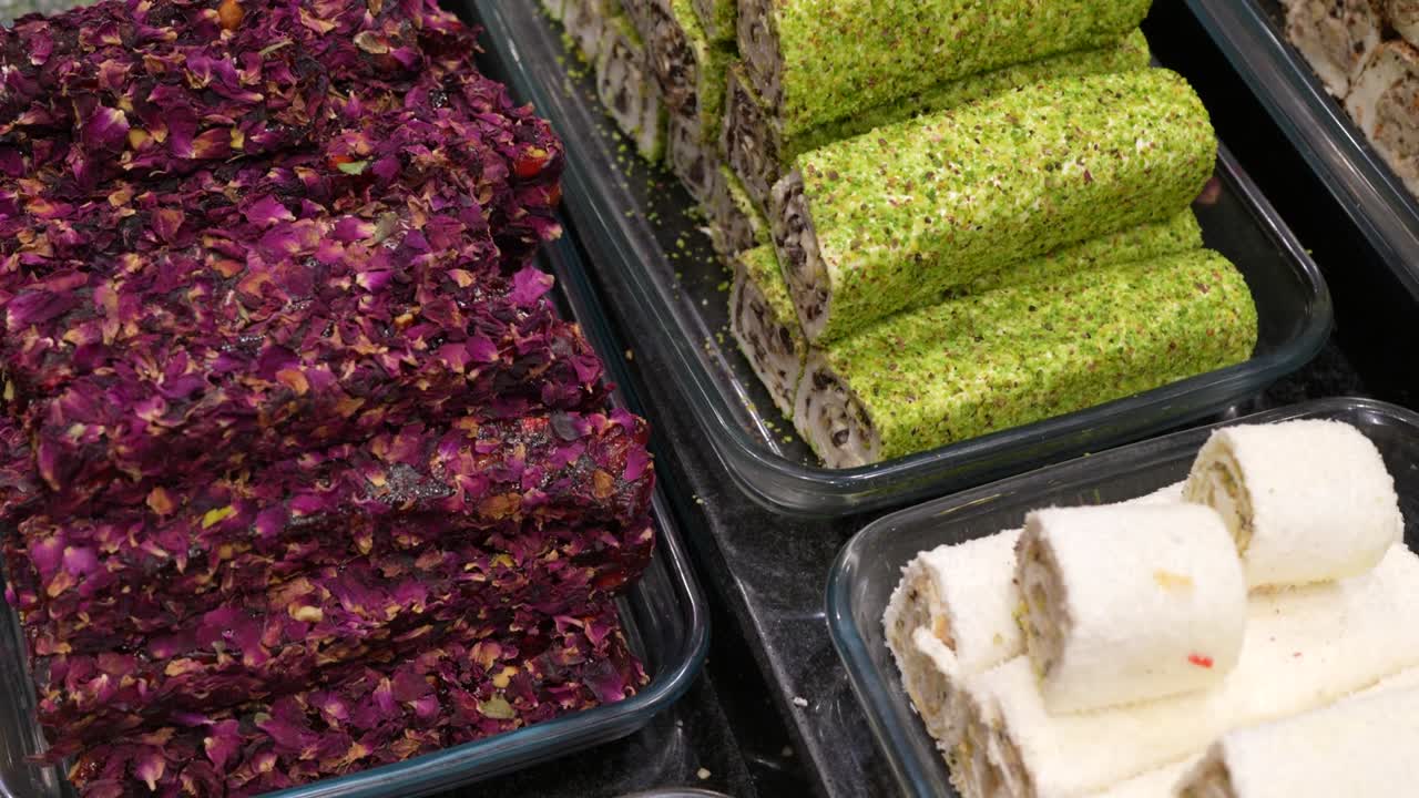 postres turcos lokma y baklava video, calle istiklal taksim, beyoglu istanbul pavo