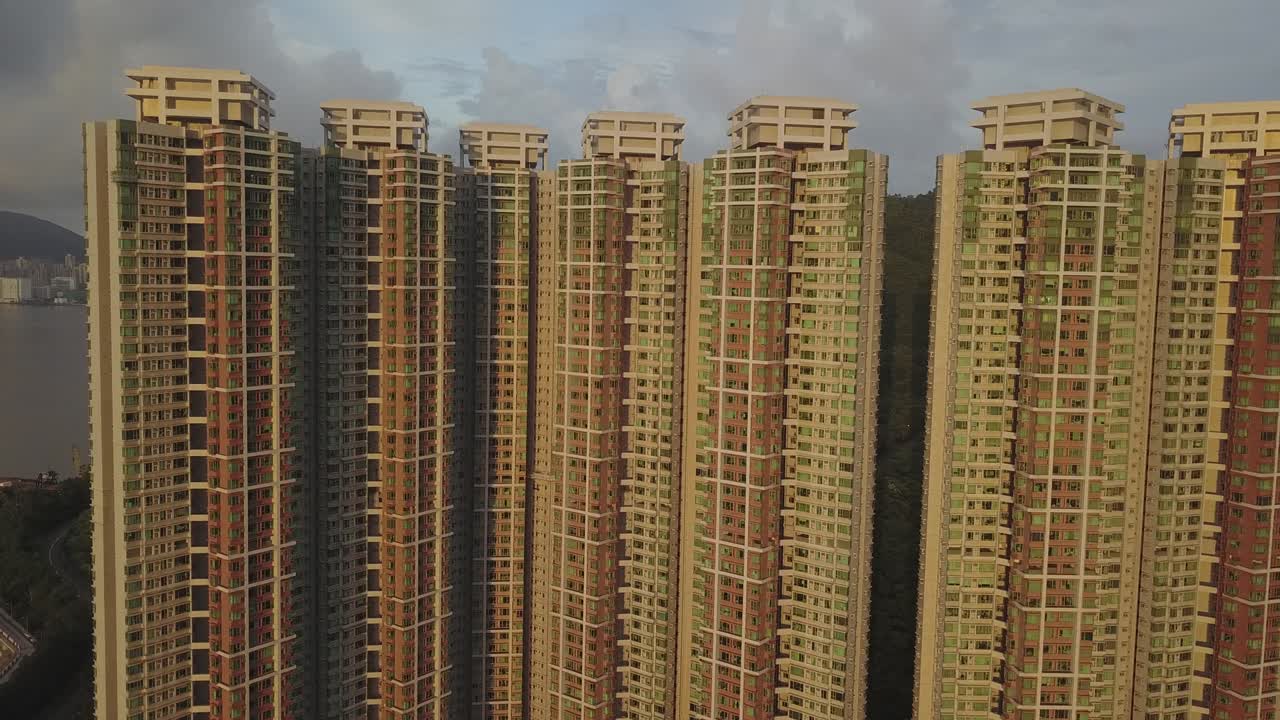 Imagens de drone da cidade de Tseung Kwan O, Hong Kong.