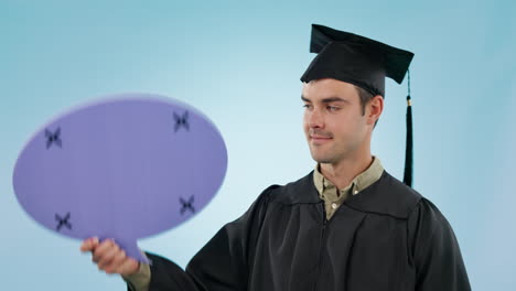 graduación, hombre y burbuja de habla en el estudio