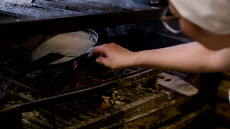 Persona-Cocinando-Comida-Latina