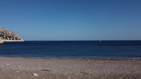 Luftbild-Mit-Drohne-Vom-Strand-Zum-Meer