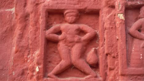 the red brick architecture is evident on the outer walls of this temple which the social system, culture and civilization of that time blossomed.currently, the paintings are almost destroyed.