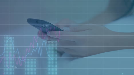 animación de procesamiento de datos estadísticos sobre la sección media de una mujer que usa un teléfono inteligente en la cama