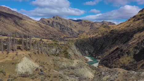 Antena-Sobre-El-Valle-Del-Río-Shotover-Cerca-De-Queenstown-Nueva-Zelanda-1