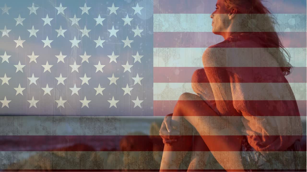 mujer mirando a la playa