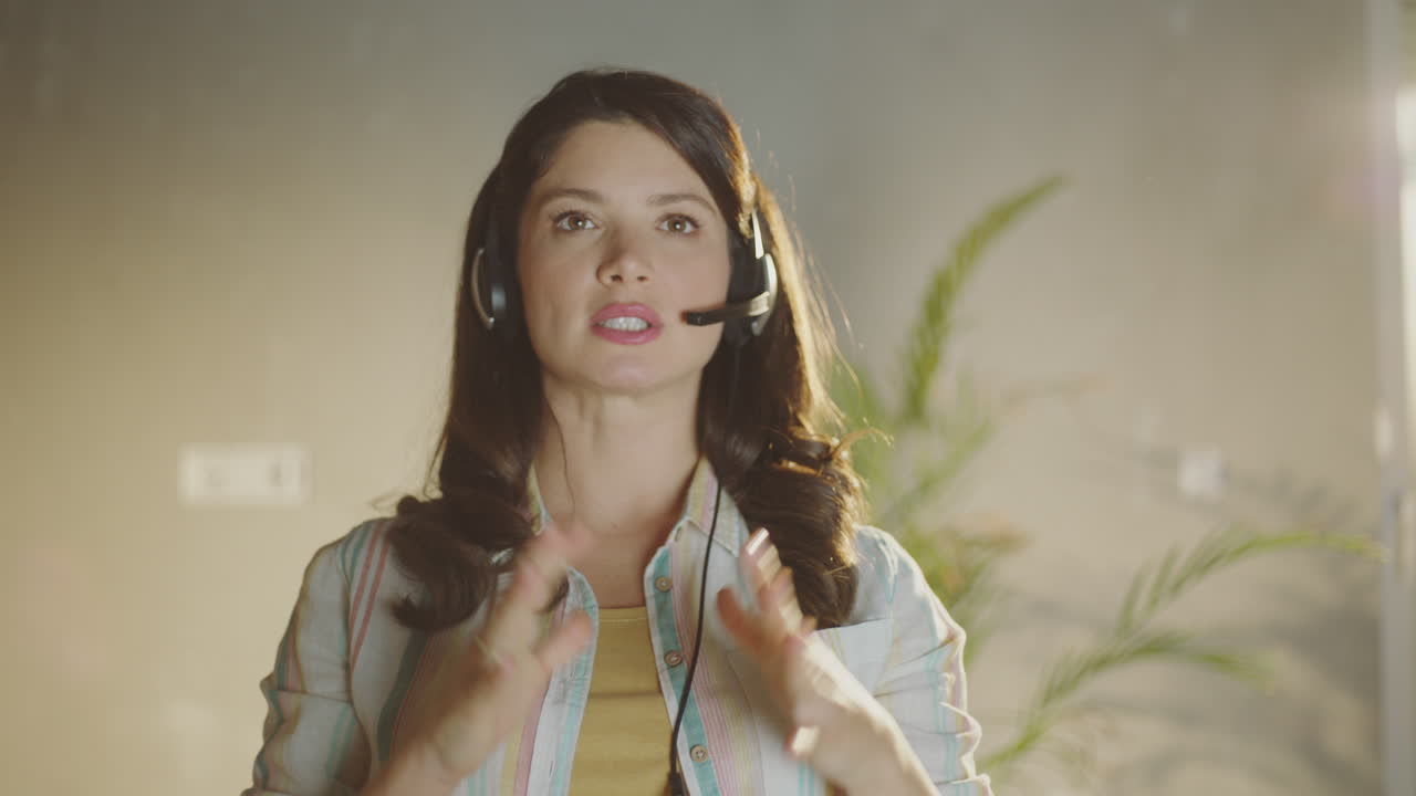 mujer en una llamada de video