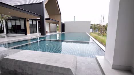 S์tyish-Y-Elegancia-Casa-De-La-Piscina-De-Estilo-Nórdico