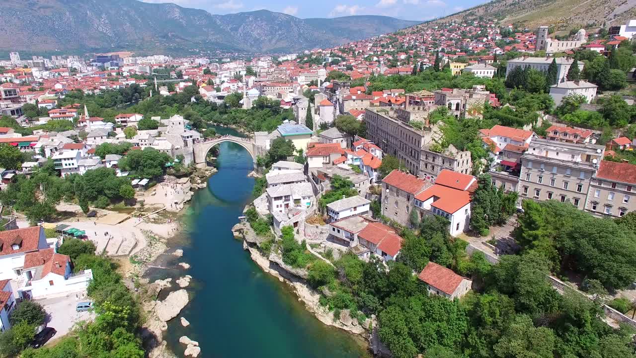 vista aérea de mostar, bosnia y herzegovina